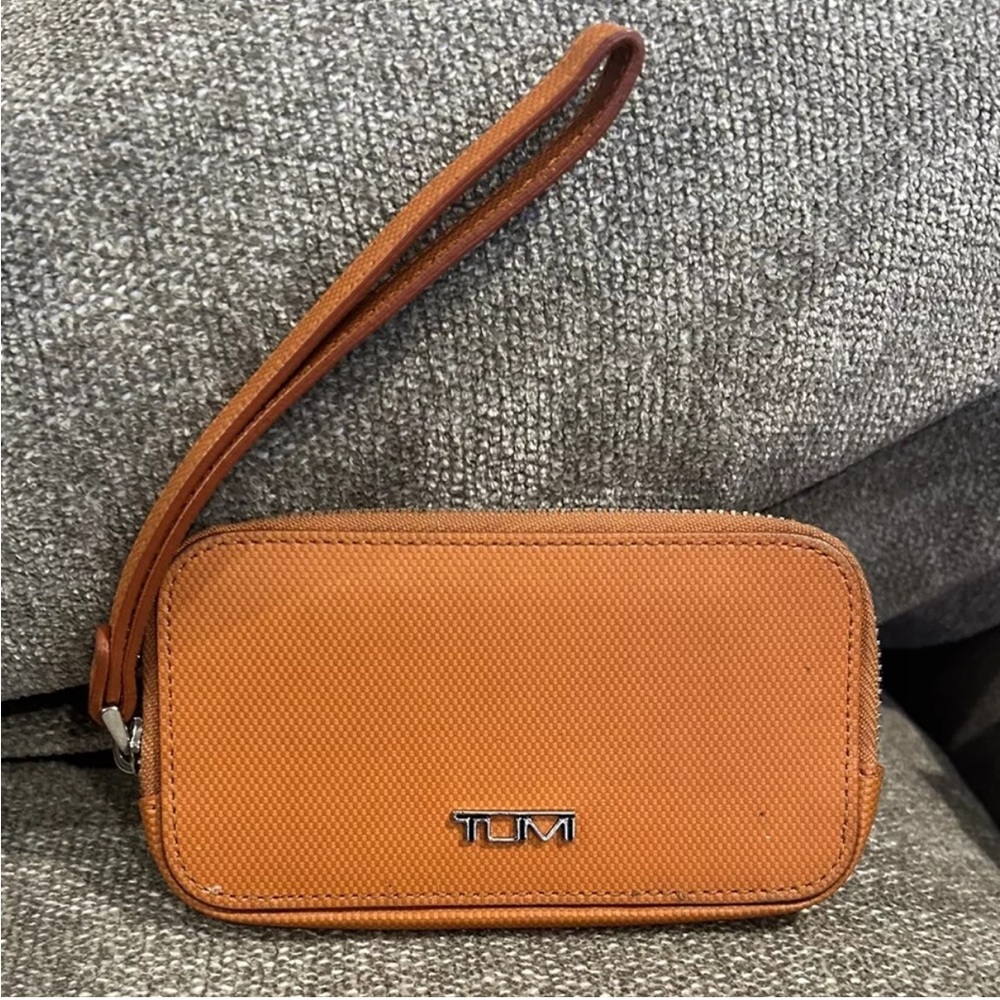 TUMI Wristlet Orange Hard Shell Leather Travel Sturdy Wallet Clutch Womens